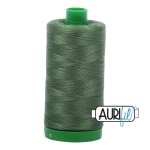 Aurifil 40wt 2890, Veldig mørk gress grønn